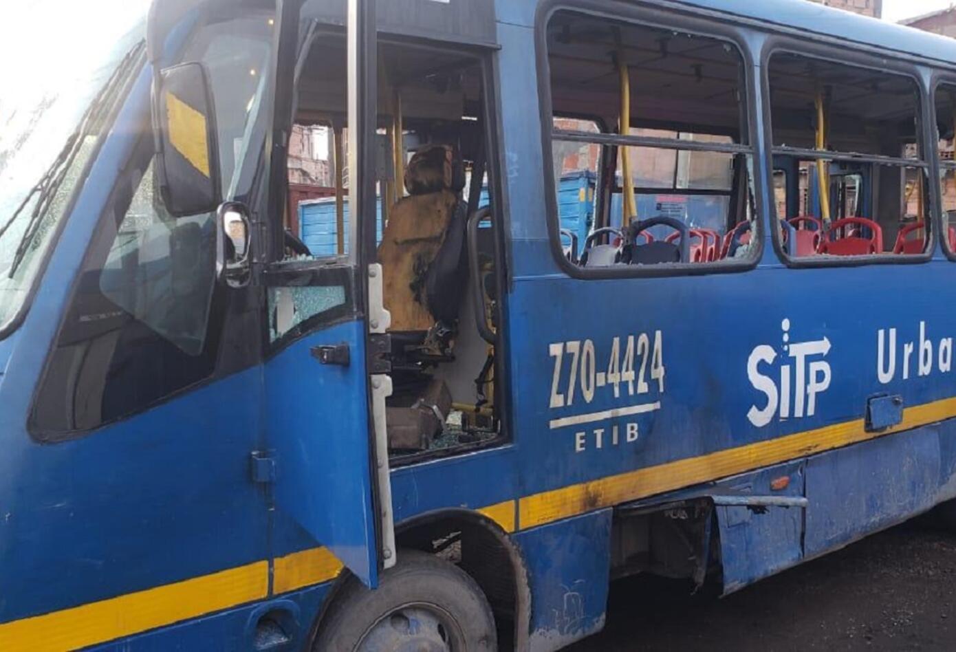 Vandalismo contra Transmilenio en Bogotá afectó unos 800 buses