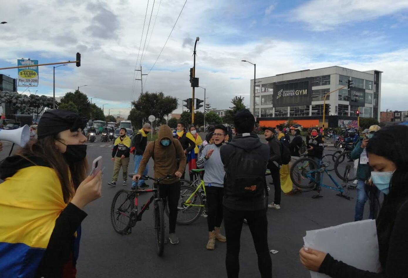 Manifestación de jóvenes en la localidad de Suba, en Bogotá