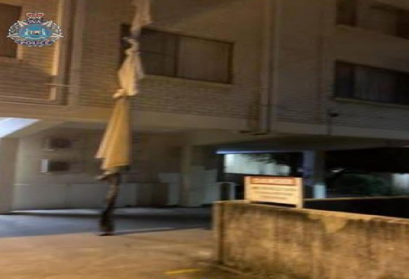 Hombre escapa de confinamiento
