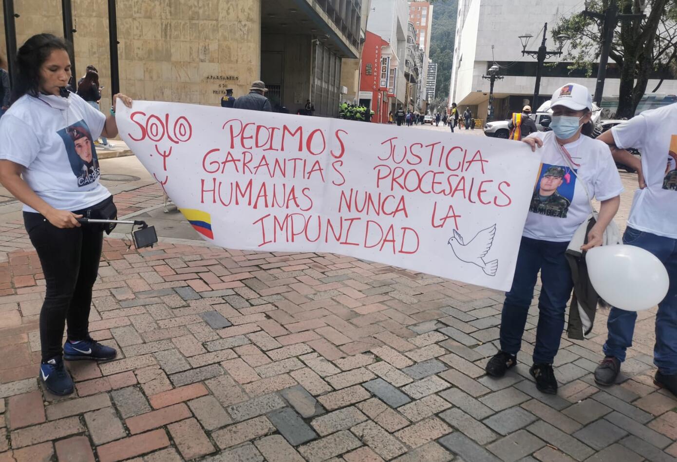 Protesta de familiares de exmilitares detenidos en Haití