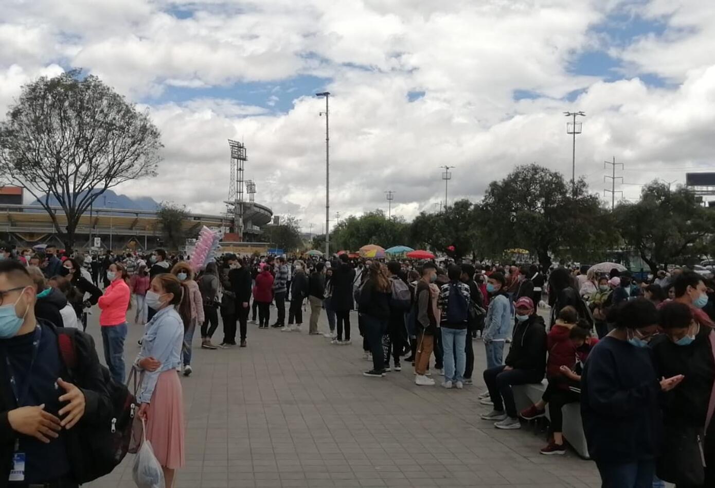 Denuncian mala organización en la vacunación contra la Covid-19 en Bogotá
