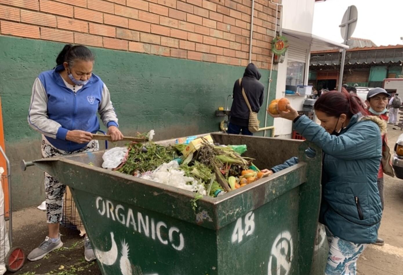 Contenedores en Corabastos