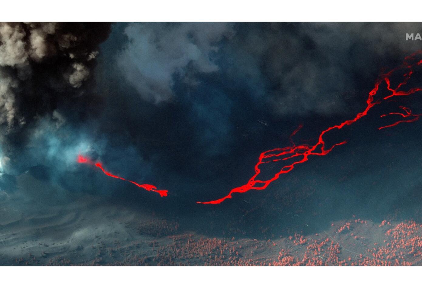 Lava del volcán Cumbre Vieja en el mar
