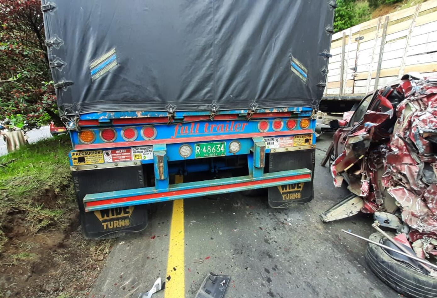 Mula que se habría quedado sin frenos provocó accidente de más de ocho vehículos 