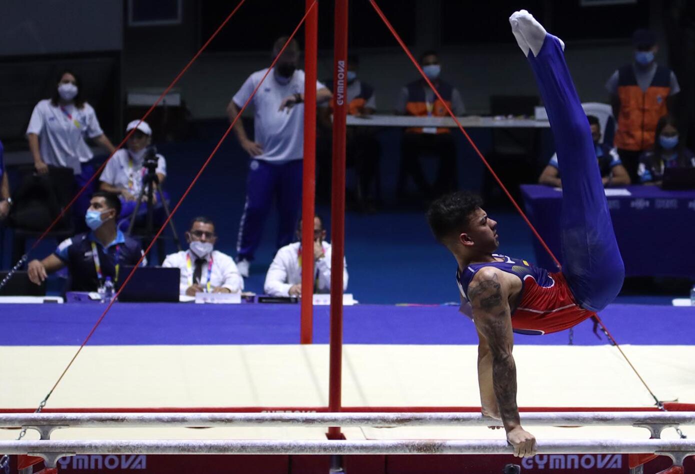 Gimnasia artística por equipos