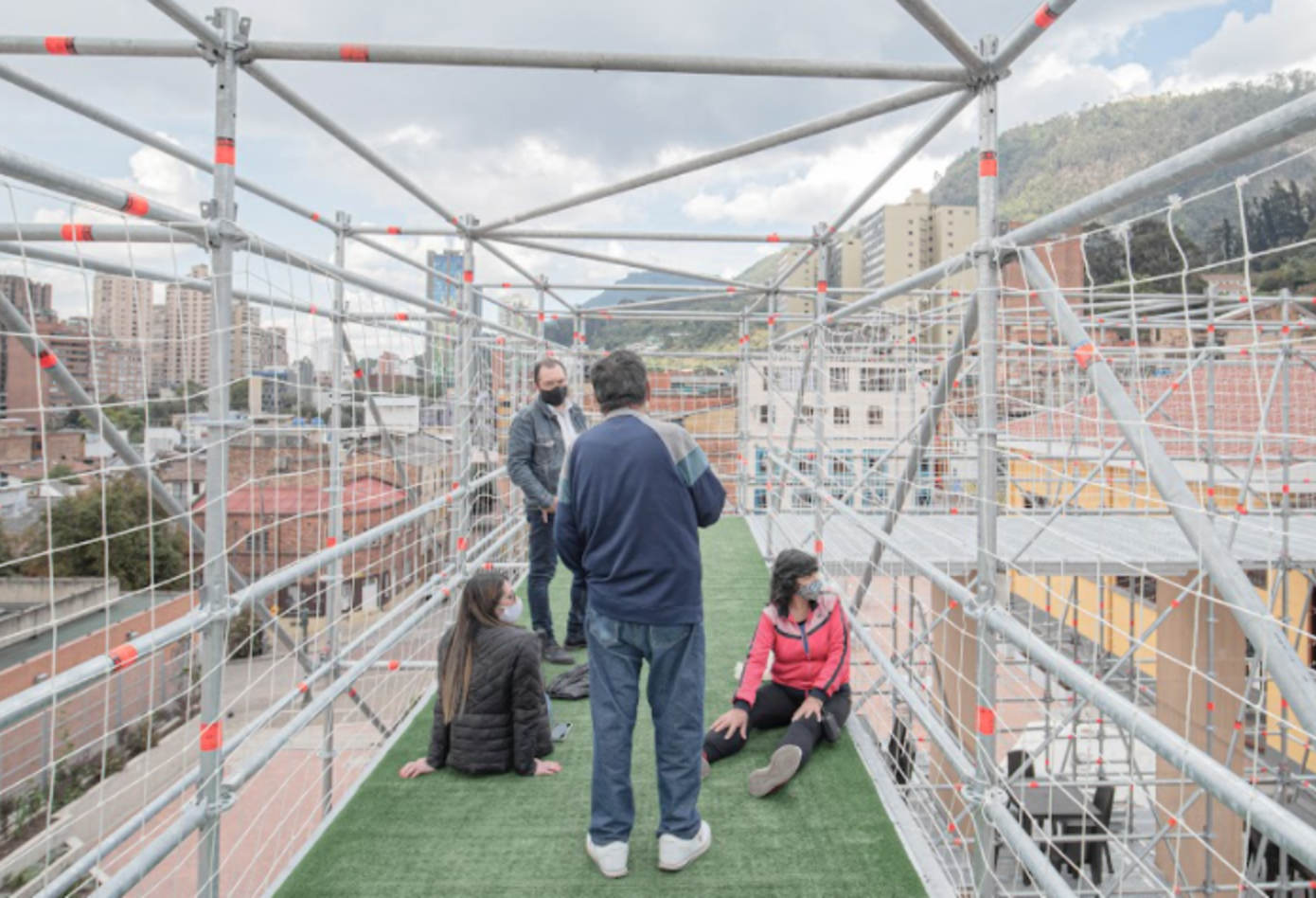Andamios reciclados en La Perseverancia