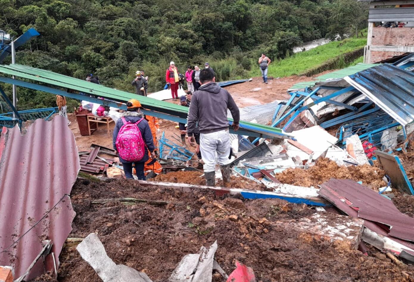 Dos viviendas sepultadas