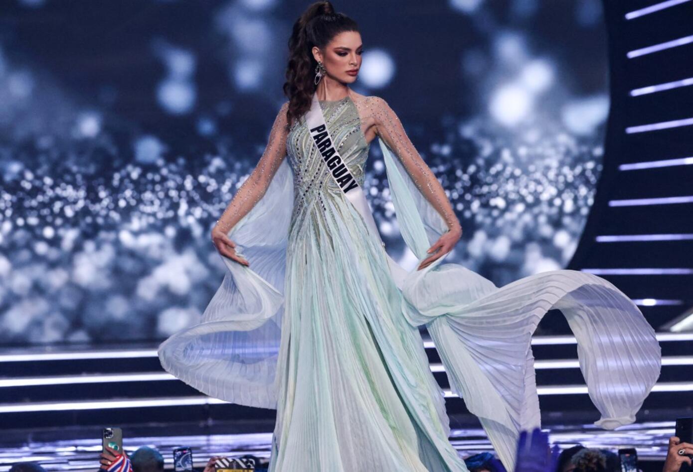 Miss Paraguay desfila en traje de gala en Miss Universo 2021