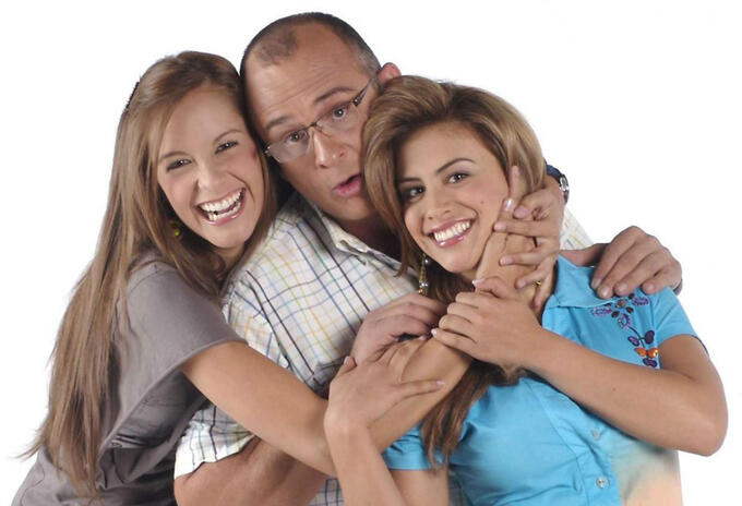 Jota Mario Valencia junto a Laura Acuña y Jessica Cediel Jota Mario Valencia junto a Laura Acuña y Jessica Cediel