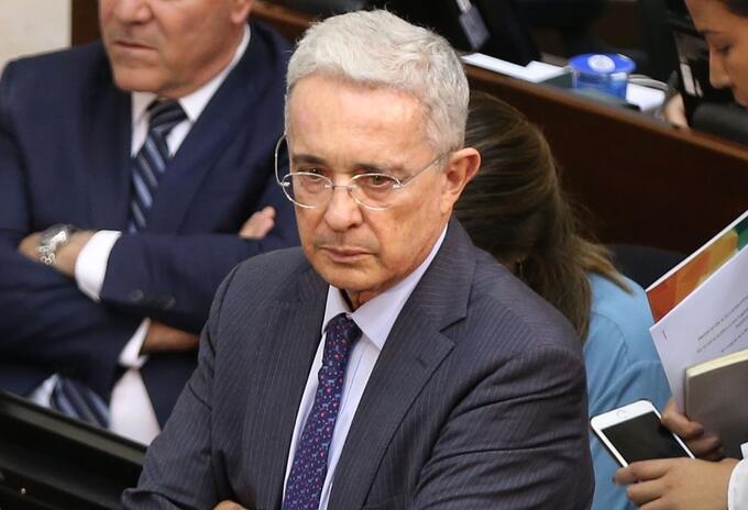 Álvaro Uribe Vélez Álvaro Uribe Vélez