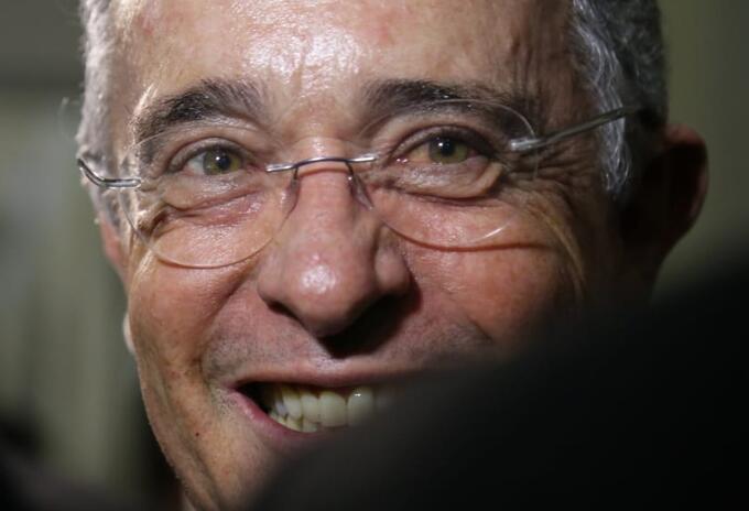 Álvaro Uribe Vélez Álvaro Uribe Vélez