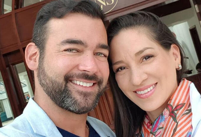 Juan Pablo Obregón y su esposa