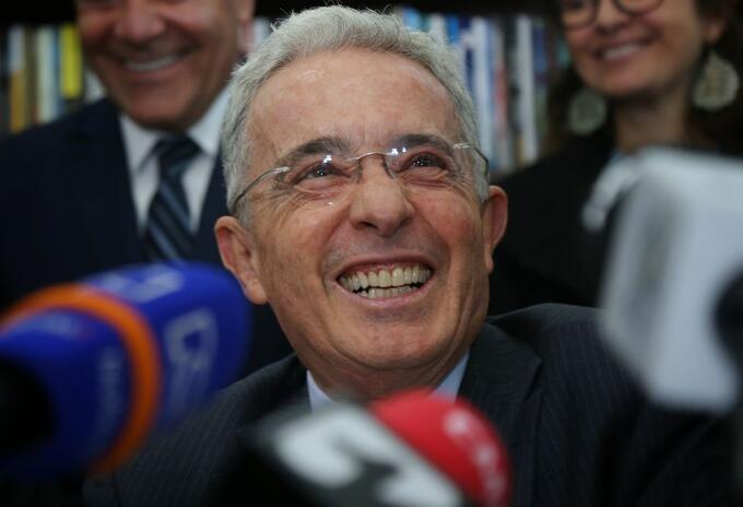 Álvaro Uribe Vélez Álvaro Uribe Vélez