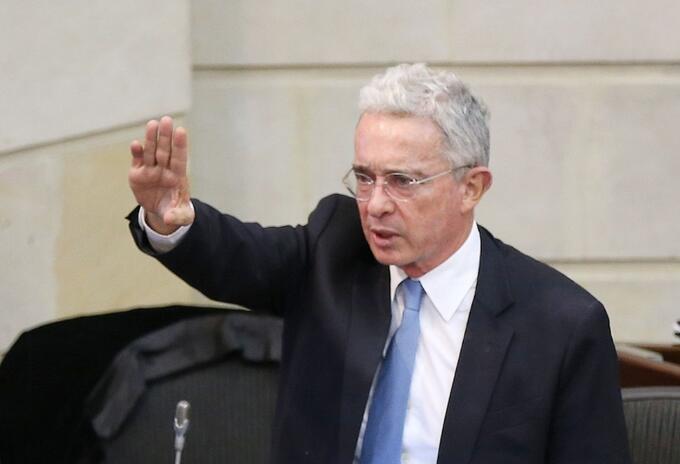 Álvaro Uribe Vélez Álvaro Uribe Vélez
