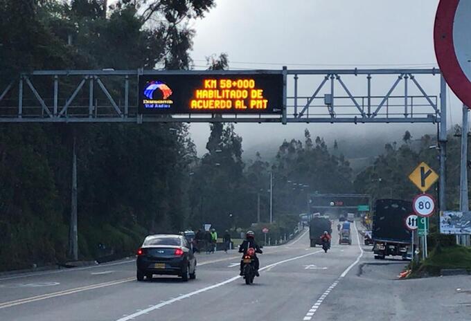 Vía al Llano fue reabierta las 24 horas