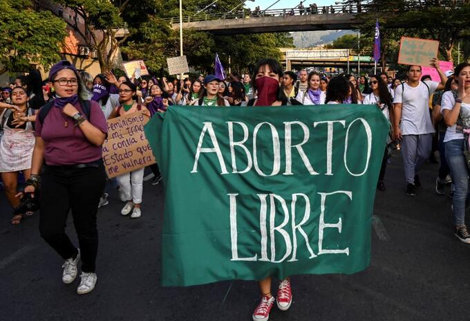 Manifestación de mujeres en favor del aborto, en Medellín