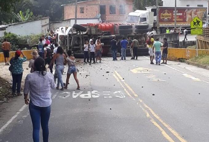 Accidente en vía Ibagué - Cajamarca