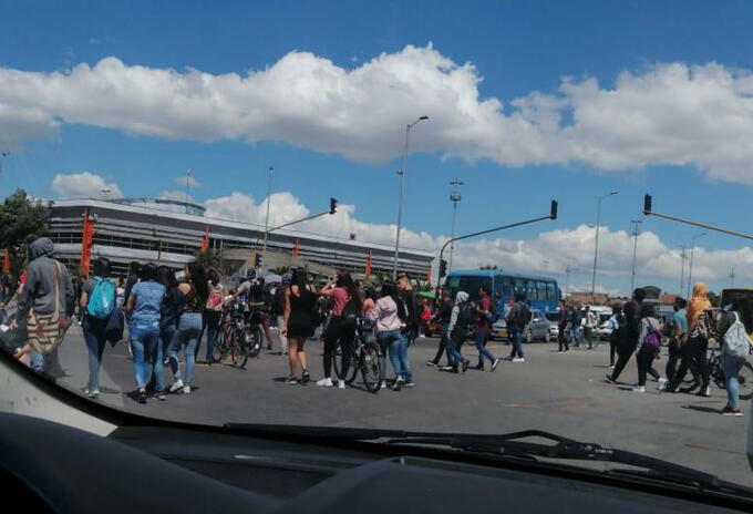 Bloqueos en Transmilenio, en el Portal de las Américas Bloqueos en Transmilenio, en el Portal de las Américas