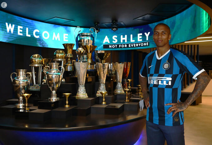 Ashley Young Inter