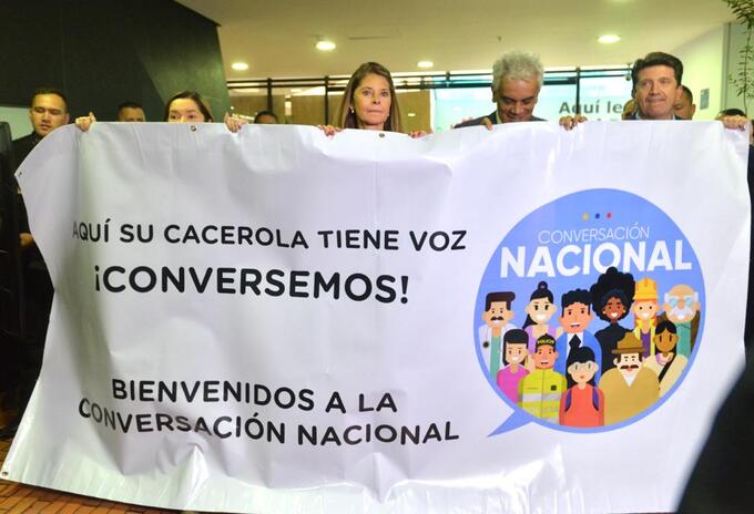 Ministros invitando a la Conversación Nacional