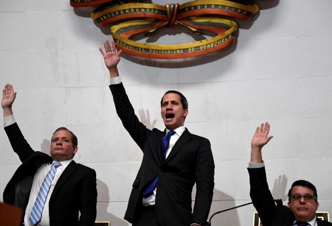 Juan Guaidó fue investido nuevamente como presidente interino de Venezuela