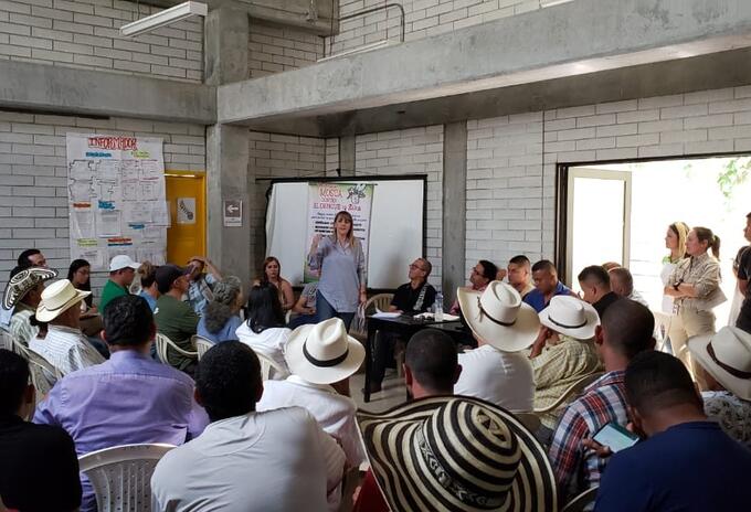 Reunión EPM con comunidades cercanas a Hidroituango