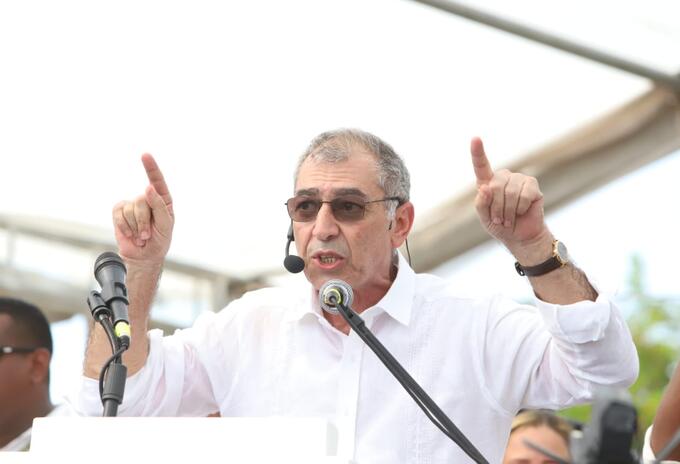 El mandatario se posesionó en una ceremonia realizada en La Perimetral.