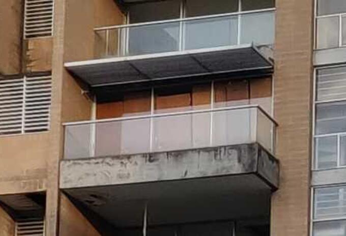 Así lucen algunas ventanas del edificio Continental Towers.