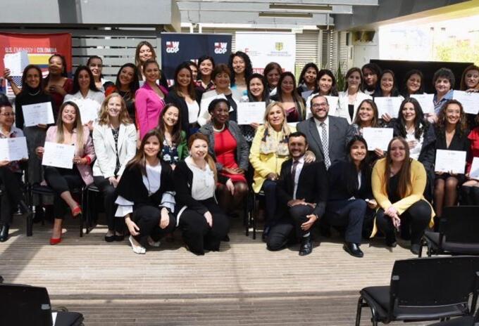 Academia para 'Mujeres Emprendedoras', del gobierno de los EE.UU, graduó a las primera empresarias