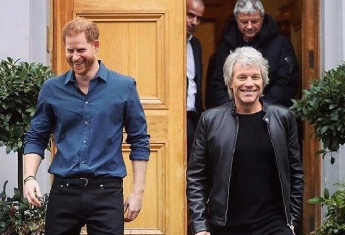 Príncipe Harry y Jon Bon Jovi Príncipe Harry y Jon Bon Jovi