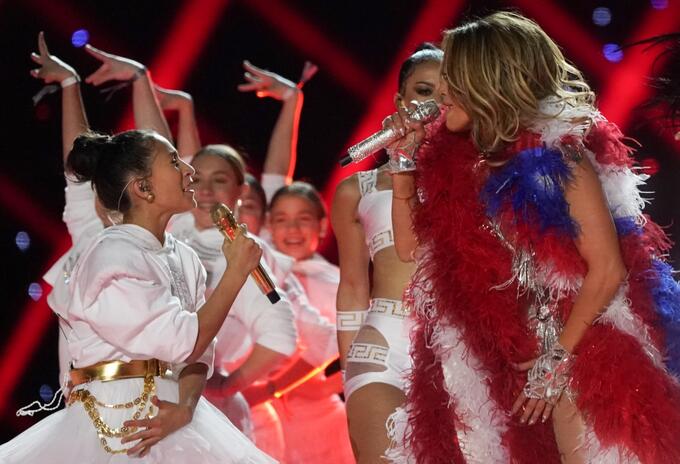 Jennifer Lopez y su hija en el Superbowl Jennifer Lopez y su hija en el Superbowl