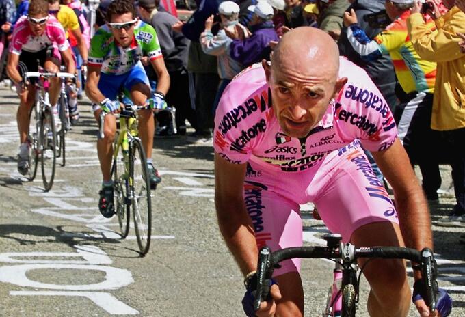 Marco Pantani en el Mont Ventoux Marco Pantani en el Mont Ventoux
