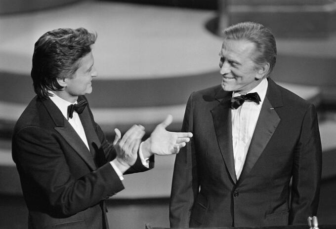 Michael Douglas y Kirk Douglas en 1985 Michael Douglas y Kirk Douglas en 1985