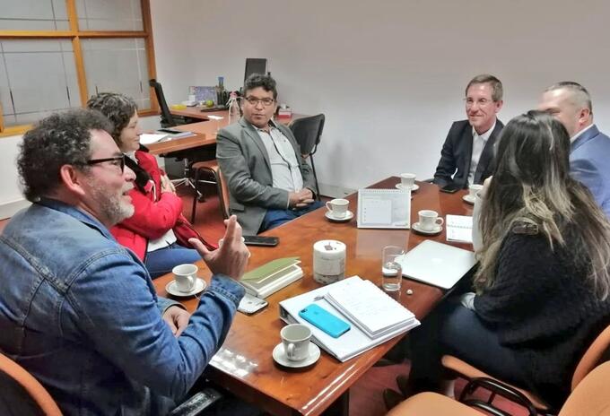 Pastor Alape en reunión con el Consejero Presidencial para la Estabilización
