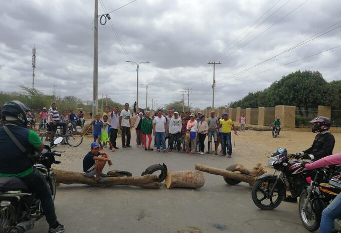 La comunidad protesta por la falta de agua aseguran que tienen más de un mes sin el preciado líquido