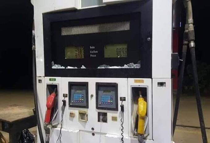 Daños en la estación de gasolina del barrio Comodatos de El Bagre