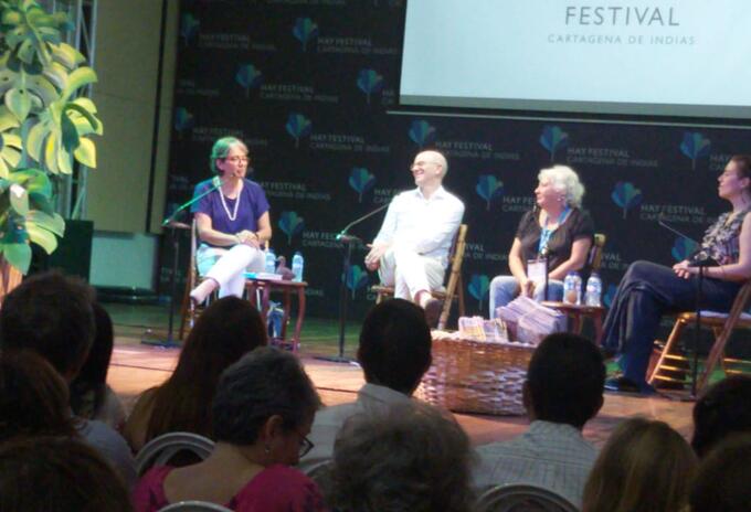 En la charla participaron los periodistas Mónica Gonzalez, Alejandro Santos, Yolanda Ruiz y Martha Peirano
