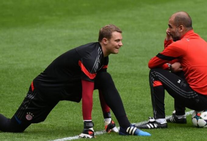 Nauer y Pep Guardiola en el Bayern Múnich