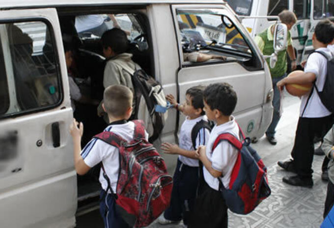 Transporte escolar en el Tolima. Ilustración.