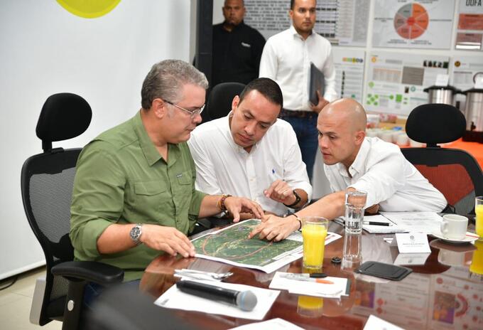 Garantizó subsidio de vivienda para las personas afectadas por esta emergencia ambiental y habilitó un puente aéreo para atender las necesidades.