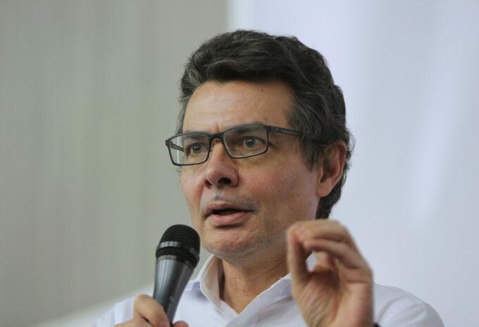 Alejandro Gaviria Alejandro Gaviria