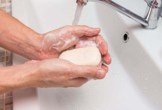 Lavado de manos con agua y jabón Lavado de manos con agua y jabón