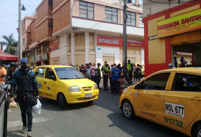 Varias personas incumplen confinamiento en Bucaramanga. Varias personas incumplen confinamiento en Bucaramanga.