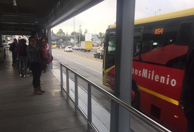 Estaciones De Transmilenio Vandalizadas Siguen Sin Ser Reparadas Rcn Radio