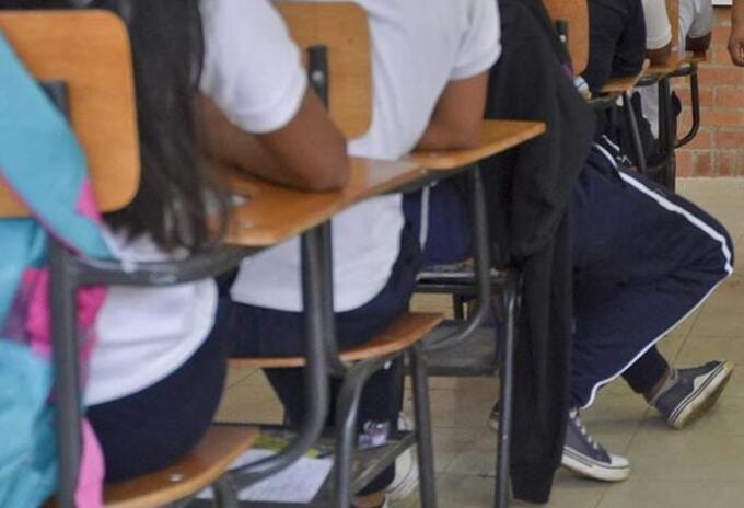 Son cerca de 75 mil estudiantes quienes no tendrán clases este lunes.