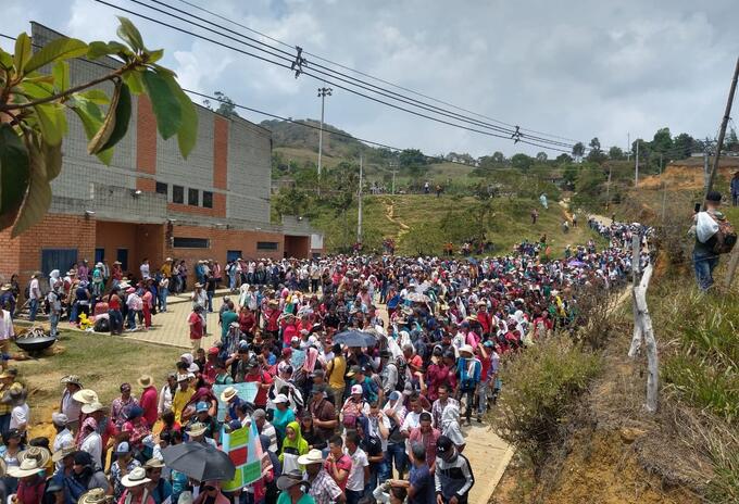 Desplazamiento de campesinos en Campamento, Antioquia