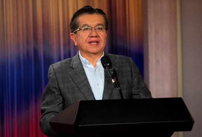 Fernando Ruíz, ministro de Salud