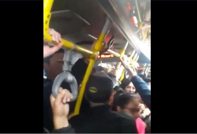 Fumaban marihuana en Transmilenio