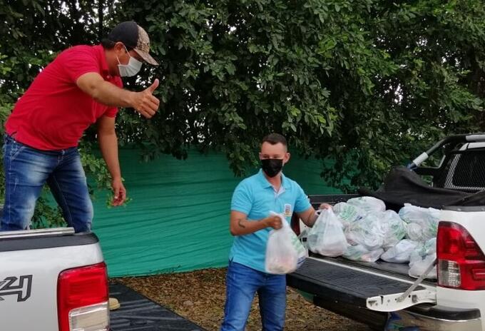 La minera también está entregando mercados a familias vulnerables.