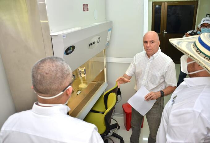 El laboratorio recibió la certificación en la tarde de ayer.